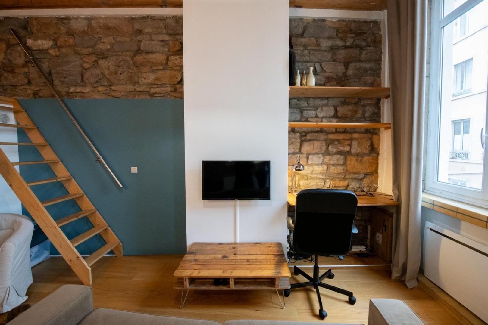 Le Petit Imbert - Studio Chaleureux Et Cozy Лион Экстерьер фото